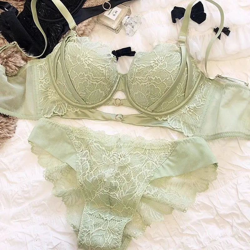 Lingerie Enchanting Thong & Bra Set