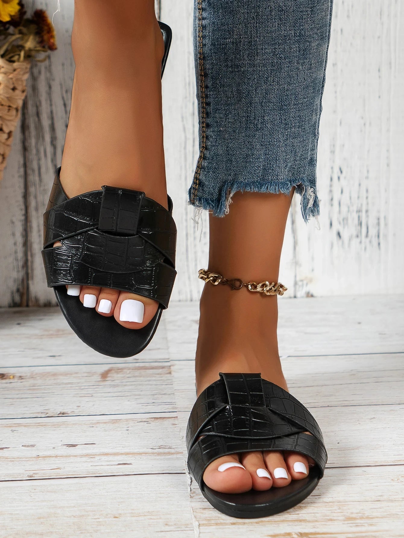 Simple Flat Sandal