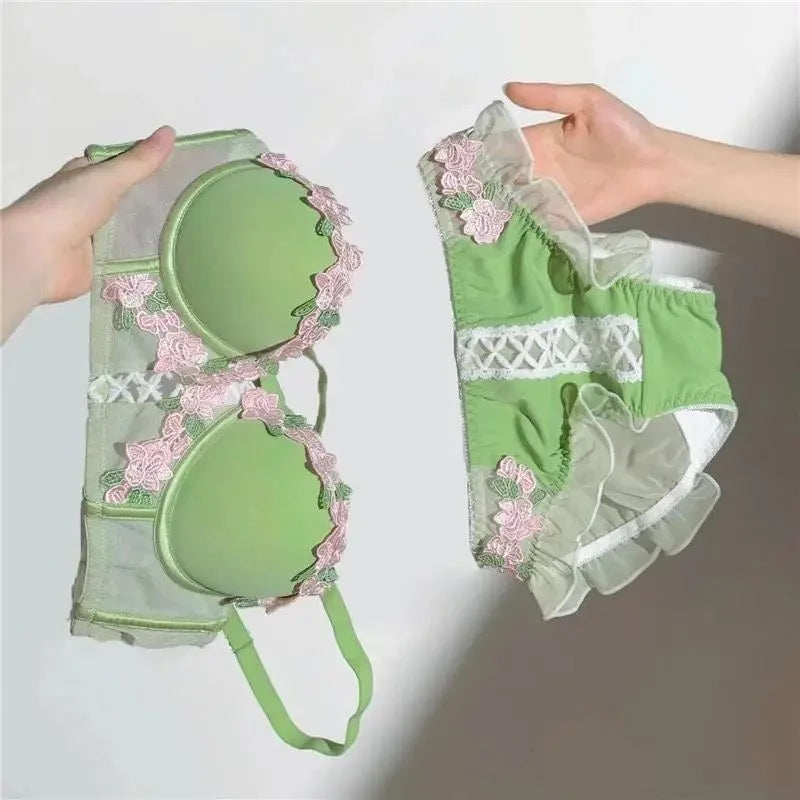 Lingerie Lace Embrace Garter Belt