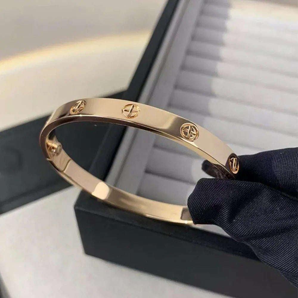 Jewelry Lattice Work Stud