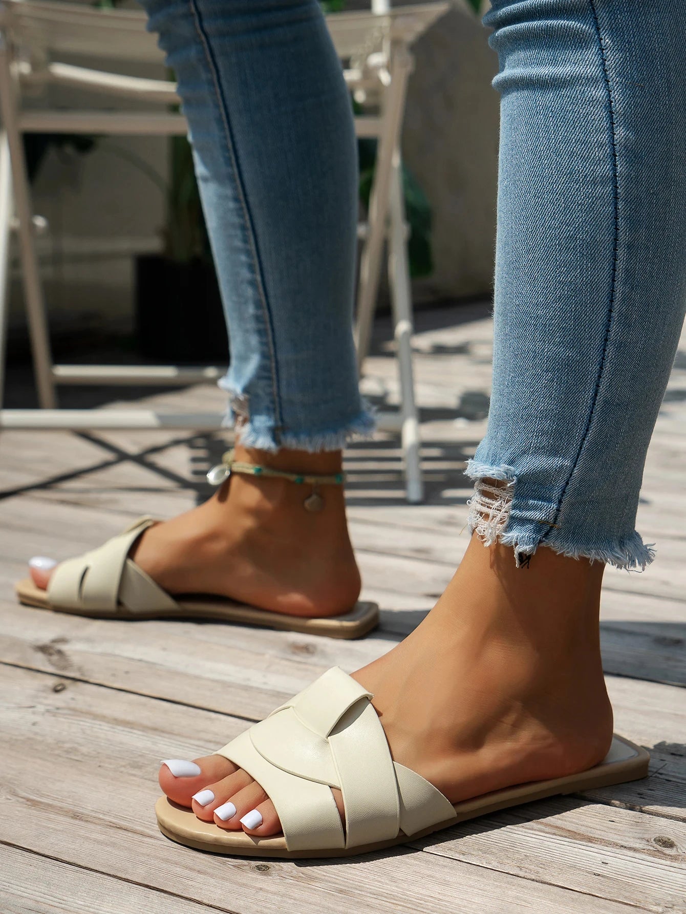 Simple Flat Sandal